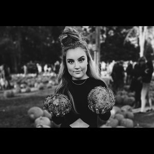 Meet your Posher, Abby